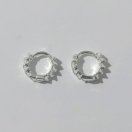 BRINCO FOLHEADO A PRATA COM 50 MILÉSIMOS + VERNIZ DIAMOND ARGOLA COM TRAVA DESENHADO 9MM PRBR001077
