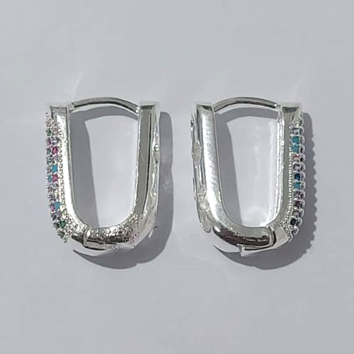 BRINCO FOLHEADO A PRATA COM 50 MILÉSIMOS + VERNIZ DIAMOND BRINCO DE ARGOLA COM TRAVA COM 5 FILEIRAS DE MICRO ZIRCÔNIAS COLORIDAS 15MM PRBR001089