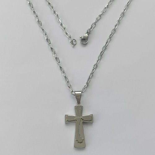 GARGANTILHA EM AÇO INOXIDÁVEL - (AÇO013) GARGANTILHA COM PINGENTE CRUCIFIXO EM ALTO RELEVO COM PALAVRA JESUS 19X31MM - COMPRIMENTO: 50CM - FECHO LAGOSTA - (AÇO1289) ACGG000207