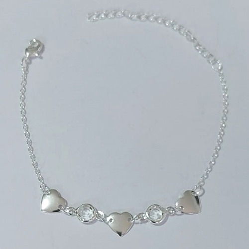 PULSEIRA FOLHEADA A PRATA COM 50 MILÉSIMOS + VERNIZ DIAMOND - PULSEIRA COM CORAÇÕES E STRASS - TAMANHO: 16CM + EXTENSOR - FECHO LAGOSTA PRPS001023