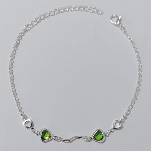 PULSEIRA FOLHEADA A PRATA COM 50 MILÉSIMOS + VERNIZ DIAMOND - PULSEIRA COM CORAÇÕES VERDES - TAMANHO: 18CM + EXTENSOR - FECHO LAGOSTA PRPS001026