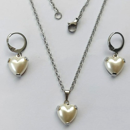 CONJUNTO EM AÇO INOXIDÁVEL - (AÇO03) CONJUNTO COM CORRENTE 50CM E BRINCOS ARGOLINHA DE PRESSÃO (TRANQUETA) COM PINGENTES CORAÇÕES EM PÉROLA 12MM - FECHO LAGOSTA - COMPOSIÇÃO: AÇO INOXIDÁVEL / RESINA - (AÇO1356)ACCJ000033