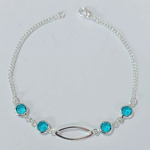 PULSEIRA FOLHEADA A PRATA COM 50 MILÉSIMOS + VERNIZ DIAMOND - PULSEIRA COM STRASS AZUIS E ELEMENTO VAZADO - TAMANHO: 19CM - FECHO LAGOSTA PRPS001029