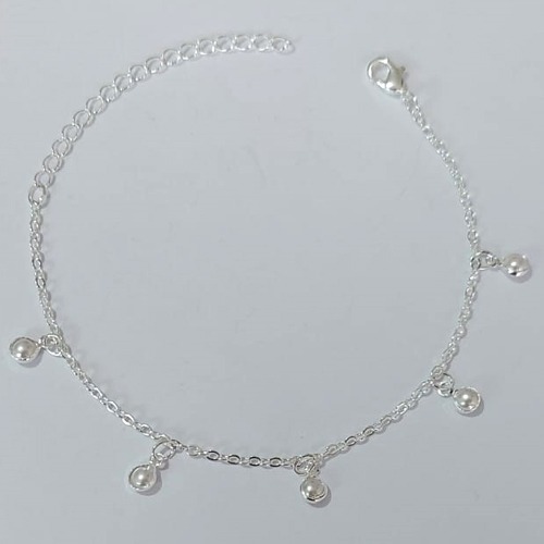 PULSEIRA FOLHEADA A PRATA COM 50 MILÉSIMOS + VERNIZ DIAMOND - PULSEIRA COM PÉROLAS PEQUENAS - TAMANHO: 16CM + EXTENSOR - FECHO LAGOSTA PRPS001031