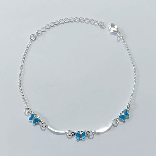 PULSEIRA FOLHEADA A PRATA COM 50 MILÉSIMOS + VERNIZ DIAMOND - PULSEIRA COM BORBOLETAS AZUÍS - TAMANHO: 18CM - EXTENSOR PRPS001038