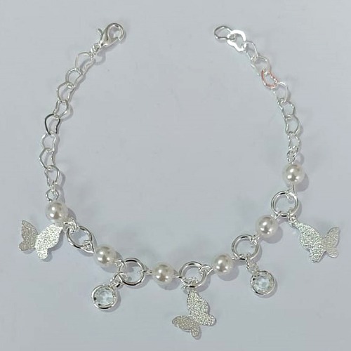 PULSEIRA FOLHEADA A PRATA COM 50 MILÉSIMOS + VERNIZ DIAMOND - PULSEIRA COM BORBOLETAS BRILHANTES E PEDRAS CRISTAIS - TAMANHO: 17CM - FECHO LAGOSTA PRPS001044