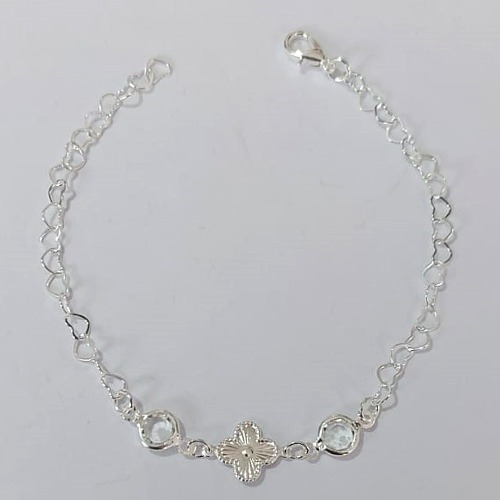 PULSEIRA FOLHEADA A PRATA COM 50 MILÉSIMOS + VERNIZ DIAMOND - PULSEIRA TREVO COM PEDRAS CRISTAIS - TAMANHO: 17CM - FECHO LAGOSTA PRPS001045