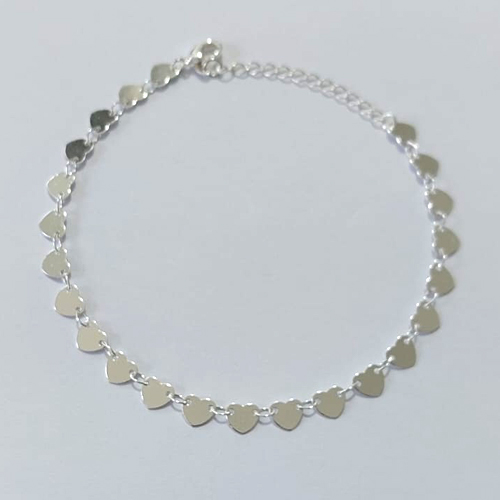 PULSEIRA FOLHEADA A PRATA COM 50 MILÉSIMOS + VERNIZ DIAMOND - PULSEIRA COM CORAÇÕES LISOS - TAMANHO: 18CM - FECHO LAGOSTA PRPS001047