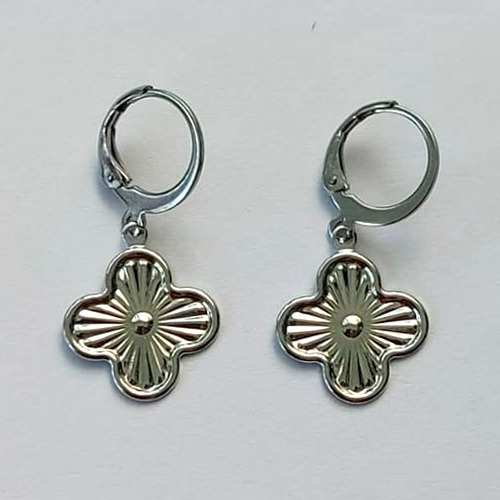 BRINCO EM AÇO INOXIDÁVEL - BRINCO TRANQUETA (ARGOLINHA DE PRESSÃO) EM AÇO INOXIDÁVEL PINGENTE VAN CLEEF 12MM - (AÇO1407) ACBR000210