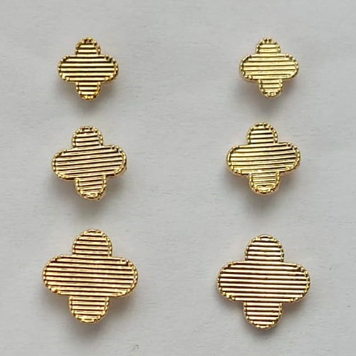 BRINCO FOLHEADO A OURO - BANHADO COM 5 MILÉSIMOS + VERNIZ DIAMOND -  TRIO DE BRINCO DE PINO VAN CLEFF 6/5/4MM - (OURO228) OUBR000196