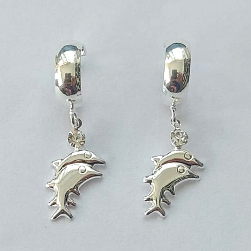 BRINCO FOLHEADA A PRATA COM 50 MILÉSIMOS + VERNIZ DIAMOND BRINCO ARGOLA COM STRASS E PINGENTE GOLFINHO 12MM(PRA057) PRBR001099