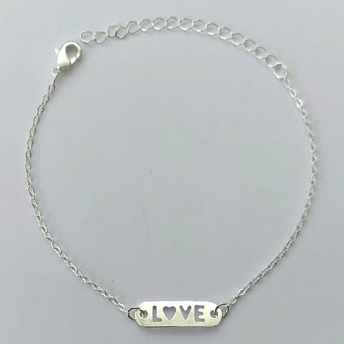 PULSEIRA FOLHEADA A PRATA COM 50 MILÉSIMOS + VERNIZ DIAMOND - PULSEIRA COM PLACA LOVE - TAMANHO: 15CM + EXTENSOR E FECHO LAGOSTA (PRA071)  PRPS001088