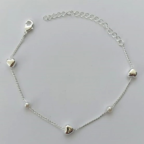 PULSEIRA FOLHEADA A PRATA COM 50 MILÉSIMOS + VERNIZ DIAMOND - PULSEIRA COM CORAÇÕES E PÉROLAS - TAMANHO: 15CM + EXTENSOR E  FECHO LAGOSTA (PRA072)  PRPS001089