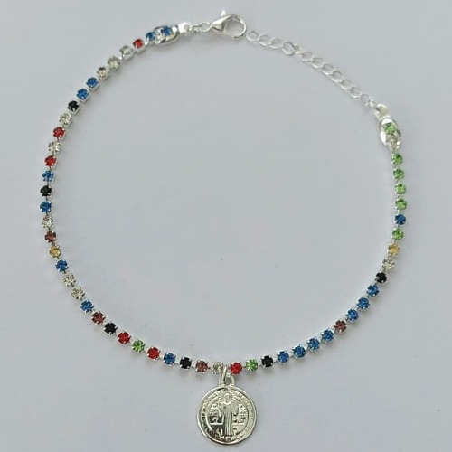 PULSEIRA FOLHEADA A PRATA COM 50 MILÉSIMOS + VERNIZ DIAMOND - PULSEIRA COM ZIRCÔNIAS COLORIDAS COM PINGENTE SÃO BENTO 10MM - TAMANHO: 18CM + EXTENSOR E FECHO LAGOSTA (PRA074)  PRPS001091
