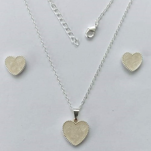 CONJUNTO FOLHEADO A PRATA COM 50 MILÉSIMOS + VERNIZ DIAMOND - CONJUNTO COM PINGENTES E BRINCOS CORAÇÃO MADRE PÉROLA (PRA089) PRCJ000131