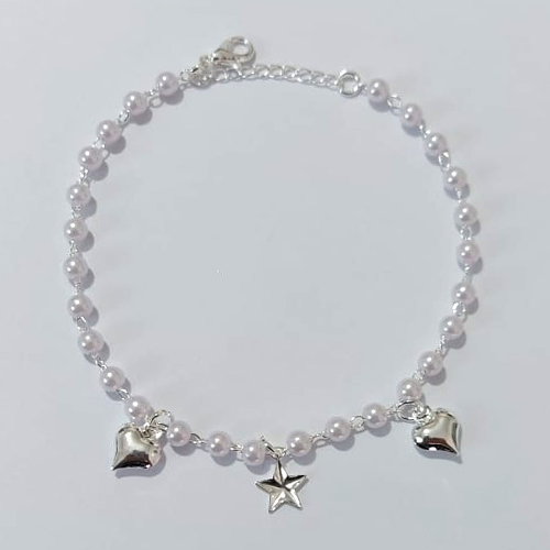 PULSEIRA FOLHEADA A PRATA COM 50 MILÉSIMOS + VERNIZ DIAMOND - PULSEIRA 17CM COM PÉROLAS E CORAÇÃO E ESTRELA PRPS001095