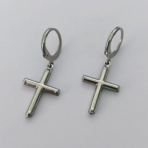 BRINCO EM AÇO INOXIDÁVEL(E1338) - BRINCO ARGOLA DE PRESSÃO COM PINGENTE CRUCIFIXO 13X21MM - COMPOSIÇÃO: AÇO INOXIDÁVEL - (AÇO1602)ACBR000221