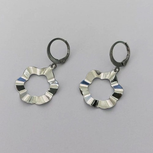 BRINCO EM AÇO INOXIDÁVEL - BRINCO ARGOLA DE PRESSÃO COM PINGENTE CÍRCULO MARTELADO 18MM - COMPOSIÇÃO: AÇO INOXIDÁVEL - (AÇO1603) ACBR000222