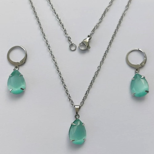 CONJUNTO EM AÇO INOXIDÁVEL - (AÇO03) CONJUNTO COM CORRENTE 50CM E BRINCOS ARGOLAS DE PRESSÃO COM PINGENTES EM RESINA FOSCAS VERDES CLARAS 10X14MM - COMPOSIÇÃO: AÇO INOXIDÁVEL - (AÇO1656)) ACCJ000057