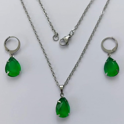 CONJUNTO EM AÇO INOXIDÁVEL - (AÇO03) CONJUNTO COM CORRENTE 50CM E BRINCOS ARGOLAS DE PRESSÃO COM PINGENTES EM RESINAS VERDES ESCUROS 10X14MM - COMPOSIÇÃO: AÇO INOXIDÁVEL - (AÇO1648)ACCJ000058