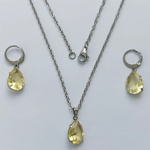 CONJUNTO EM AÇO INOXIDÁVEL - (AÇO03) CONJUNTO COM CORRENTE 50CM E BRINCOS ARGOLAS DE PRESSÃO COM PINGENTES EM ZIRCÔNIAS AMARELAS 10X14MM - COMPOSIÇÃO: AÇO INOXIDÁVEL - (AÇO1658) ACCJ000059