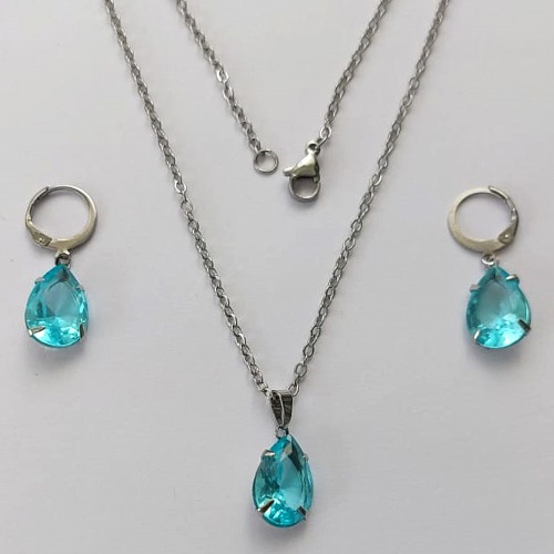 CONJUNTO EM AÇO INOXIDÁVEL - (AÇO03) CONJUNTO COM CORRENTE 50CM E BRINCOS ARGOLAS DE PRESSÃO COM PINGENTES EM ZIRCÔNIAS AZUÍS CLARAS  10X14MM - COMPOSIÇÃO: AÇO INOXIDÁVEL - (AÇO1659) ACCJ000060