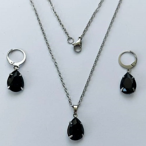 CONJUNTO EM AÇO INOXIDÁVEL - (AÇO03) CONJUNTO COM CORRENTE 50CM E BRINCOS ARGOLAS DE PRESSÃO COM PINGENTES EM ZIRCÔNIAS PRETAS  10X14MM - COMPOSIÇÃO: AÇO INOXIDÁVEL - (AÇO1663) ACCJ000065