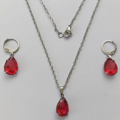 CONJUNTO EM AÇO INOXIDÁVEL - (AÇO03) CONJUNTO COM CORRENTE 50CM E BRINCOS ARGOLAS DE PRESSÃO COM PINGENTES EM ZIRCÔNIAS VERMELHAS 10X14MM - COMPOSIÇÃO: AÇO INOXIDÁVEL - (AÇO1672)ACCJ000075