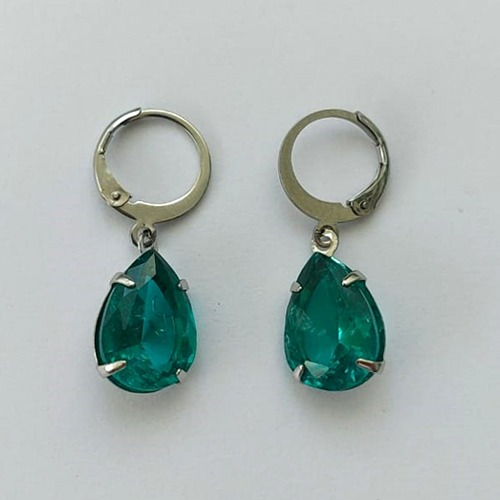 BRINCO EM AÇO INOXIDÁVEL - BRINCOS ARGOLAS DE PRESSÃO COM PINGENTES EM ZIRCÔNIAS VERDE 10X14MM - COMPOSIÇÃO: AÇO INOXIDÁVEL - (AÇO1679)ACBR000246