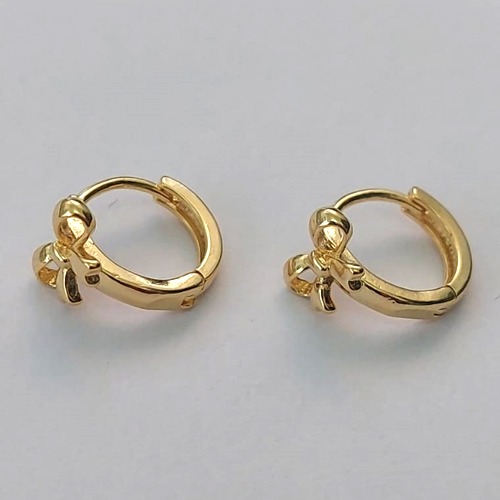 BRINCO FOLHEADO A OURO - BANHADO COM 5 MILÉSIMOS + VERNIZ DIAMOND - (BA798ZD) BRINCO ARGOLA DE PRESSÃO LACINHO 9MM (OURO124) OUBR000220