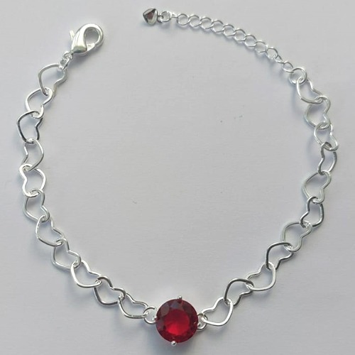 PULSEIRA FOLHEADA A PRATA COM 50 MILÉSIMOS + VERNIZ DIAMOND - CORRENTE CORAÇÃO 17CM + EXTENSOR E FECHO LAGOSTA - PINGENTE EM ZIRCÔNIA VERMELHA 9MM (PRA145) PRPS001125