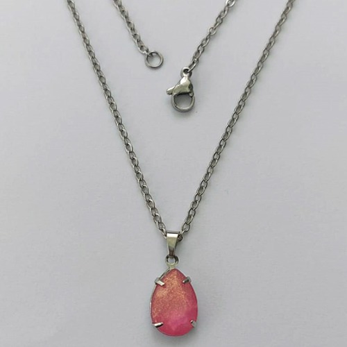 GARGANTILHA EM AÇO INOXIDÁVEL - (AÇO03) GARGANTILHA COM CORRENTE 50CM E PINGENTE EM RESINA ROSA COM BRILHOS 3X7MM - COMPOSIÇÃO: AÇO INOXIDÁVEL - (AÇO1796)ACGG000218