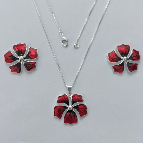 CONJUNTO FOLHEADO A PRATA COM 50 MILÉSIMOS + VERNIZ DIAMOND - CONJUNTO COM CORRENTE VENEZIANA 45CM - BRINCOS DE PINO E PINGENTES EM FLORES ESMALTADAS VERMELHO COM PRETO 17X20MM - (PRA163) PRCJ000156
