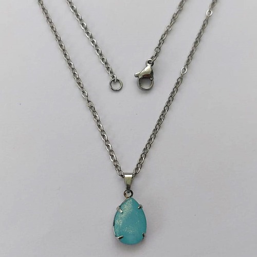 GARGANTILHA EM AÇO INOXIDÁVEL - (AÇO03) GARGANTILHA COM CORRENTE 50CM E PINGENTE EM RESINA AZUL COM BRILHOS  3X7MM - COMPOSIÇÃO: AÇO INOXIDÁVEL - (AÇO1808)ACGG000351