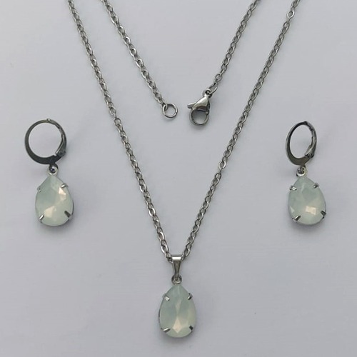 CONJUNTO EM AÇO INOXIDÁVEL - (AÇO03) GARGANTILHA COM CORRENTE 50CM E PINGENTE EM RESINA BRANCA 3X7MM - COMPOSIÇÃO: AÇO INOXIDÁVEL - (AÇO1813) ACCJ000088