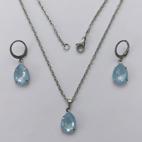CONJUNTO EM AÇO INOXIDÁVEL - (AÇO03) GARGANTILHA COM CORRENTE 50CM E PINGENTE EM RESINA AZUL CLARO 3X7MM - COMPOSIÇÃO: AÇO INOXIDÁVEL - (AÇO1826) ACCJ000089