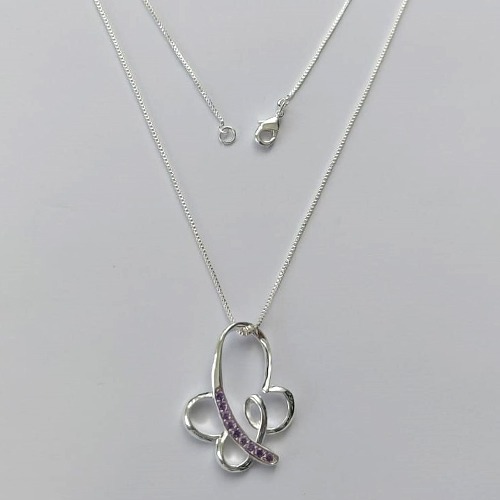 GARGANTILHA FOLHEADA A PRATA COM 50 MILÉSIMOS + VERNIZ DIAMOND- GARGANTILHA CORRENTE VENEZIANA 45CM PINGENTE BORBOLETA COM MICRO ZIRCÔNIAS LILÁS 22X18MM - FECHO LAGOSTA (PRA178) PRGG001404