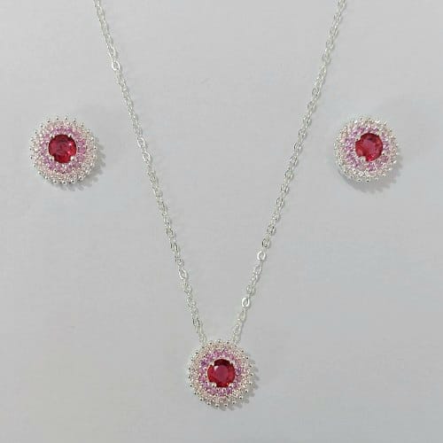 CONJUNTO FOLHEADO A PRATA COM 50 MILÉSIMOS  + VERNIZ DIAMOND CORRENTE CADEADO 45CM PINGENTE E BRINCOS DE PINOS REDONDO COM ZIRCÔNIA ROSA E CRAVEJADO EM MICROS ZIRCÔNIAS CRISTAIS 13MM PRCJ000160