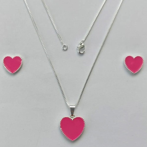 CONJUNTO FOLHEADO A PRATA COM 50 MILÉSIMOS + VERNIZ DIAMOND - CONJUNTO COM CORRENTE VENEZIANA 45CM - BRINCOS DE PINO CORAÇÃO ESMALTADO 11MM E PINGENTE EM CORAÇÃO ESMALTADO PINK 15MM - (PRA236) PRCJ000167