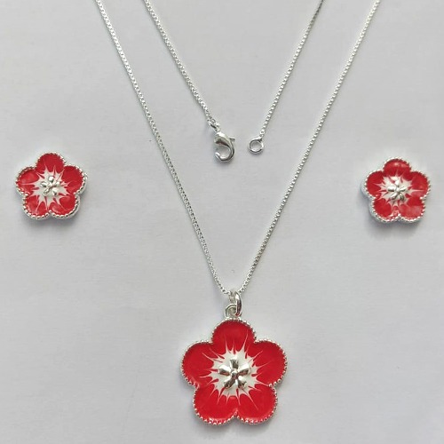 CONJUNTO FOLHEADO A PRATA COM 50 MILÉSIMOS + VERNIZ DIAMOND - CONJUNTO COM CORRENTE VENEZIANA 45CM - BRINCOS DE PINO FLOR ESMALTADA 15MM E PINGENTE EM FLOR ESMALTADA VERMELHA / BRANCA 22MM - (PRA243) PRCJ000174