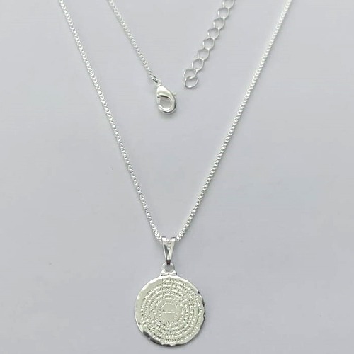 GARGANTILHA FOLHEADA A PRATA COM 50 MILÉSIMOS + VERNIZ DIAMOND - GARGANTILHA CORRENTE VENEZIANA 45CM + EXTENSOR E PINGENTE MEDALHA REDONDA ORAÇÃO PAI NOSSO 14MM E FECHO LAGOSTA - (PRA260) PRGG001422