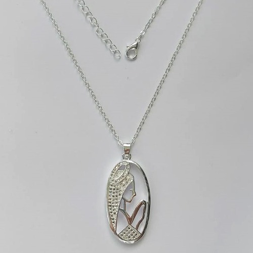GARGANTILHA FOLHEADA A PRATA COM 50 MILÉSIMOS + VERNIZ DIAMOND - GARGANTILHA CORRENTE CADEADO 40CM PINGENTE NOSSA SENHORA APARECIDA COM MICRO ZIRCÔNIAS 17X30MM - FECHO LAGOSTA (PRA286) PRGG001425