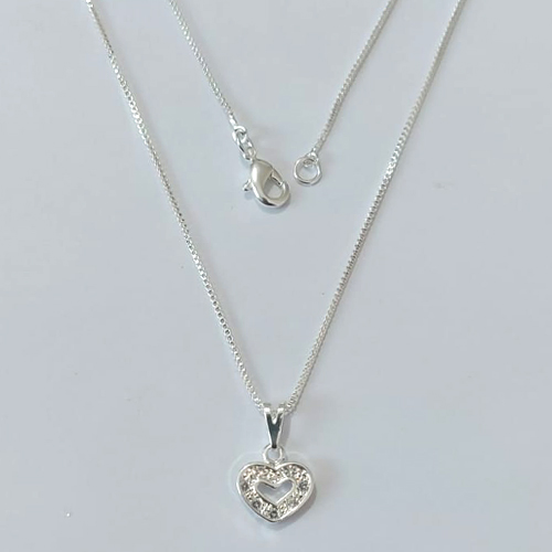GARGANTILHA FOLHEADA A PRATA COM 50 MILÉSIMOS + VERNIZ DIAMOND - GARGANTILHA CORRENTE 45CM PINGENTE CORAÇÃO CRAVEJADO EM MICROS ZIRCÔNIAS 10MM - FECHO LAGOSTA - PRGG001429