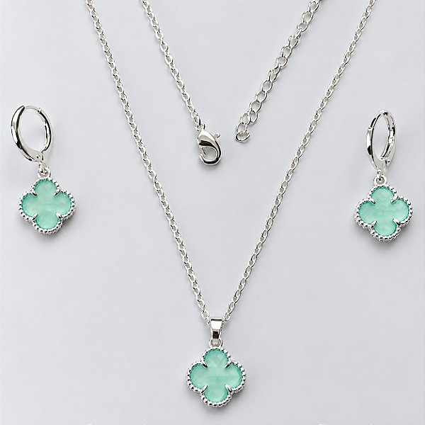 CONJUNTO FOLHEADO A PRATA COM 50 MILÉSIMOS + VERNIZ DIAMOND CORRENTE CADEADO 45CM PINGENTE TREVO VERDE 10MM E BRINCOS COM ARGOLA DE PRESSÃO TREVO VERDE 10MM PRCJ000193