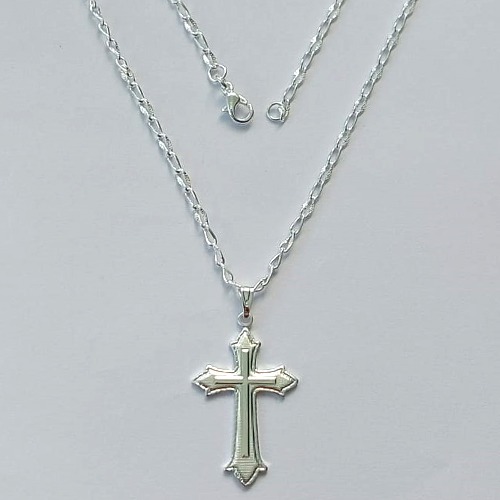 GARGANTILHA FOLHEADA A PRATA COM 50 MILÉSIMOS + VERNIZ DIAMOND - GARGANTILHA CORRENTE 60CM PINGENTE CRUCIFIXO DESENHADO 19X30MM - FECHO LAGOSTA (PRA307) PRGG001430