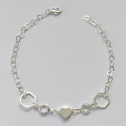 PULSEIRA FOLHEADA A PRATA COM 50 MILÉSIMOS + VERNIZ DIAMOND - PULSEIRA COM CORAÇÃO E PEDRA CRISTAL - TAMANHO: 19CM E  FECHO LAGOSTA (PRA314) PRPS001153
