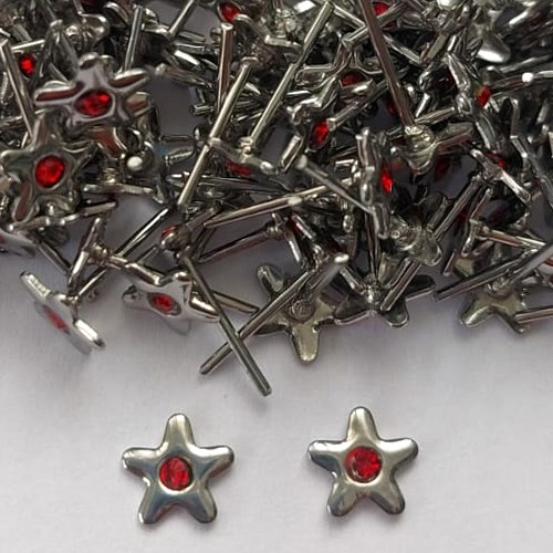 BRINCO EM AÇO INOXIDÁVEL - BRINCO DE PINO ESTRELA COM ZIRCÔNIA VERMELHA 6MM  - COMPOSIÇÃO: AÇO INOXIDÁVEL - (AÇO1897)ACBR000340