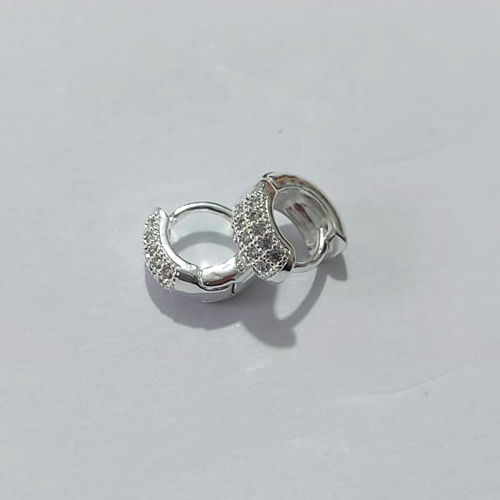BRINCO FOLHEADA A PRATA COM 50 MILÉSIMOS + VERNIZ DIAMOND - BRINCO ARGOLA COM 3 FILEIRAS DE MICROS ZIRCÔNIAS 10MM PRBR001127