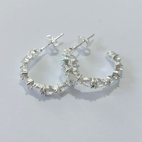BRINCO FOLHEADA A PRATA COM 50 MILÉSIMOS + VERNIZ DIAMOND - BRINCO DE PINO ARGOLA COM COM ZIRCÔNIAS 22MM PRBR001129