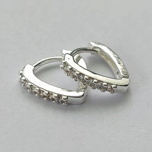 BRINCO FOLHEADA A PRATA COM 50 MILÉSIMOS + VERNIZ DIAMOND - BRINCO ARGOLA COM 1 FILEIRA DE MICRO ZIRCÔNIAS 8MM (PRA322) PRBR001129